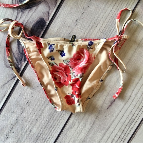 Floral Bikini - Picture 3 of 6